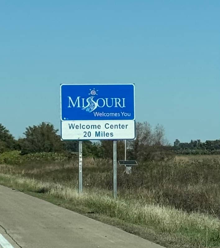 Missouri welcome sign - Image 1