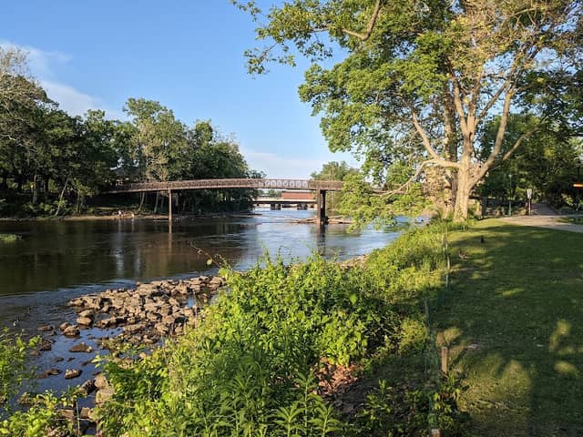 Island Park - Image 2