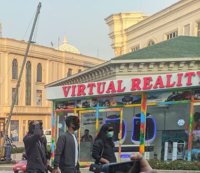 Virtual Reality - Image 1