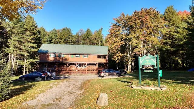 Brass Lantern Lodge - Image 1