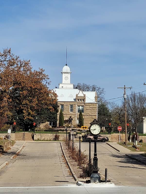 Chickasaw National Capitol Building - Image 2