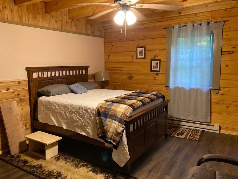 The Discerning Hiker Hostel - Image 2