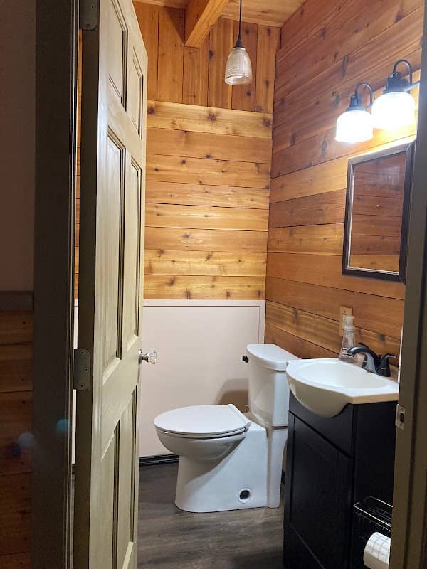 The Discerning Hiker Hostel - Image 3