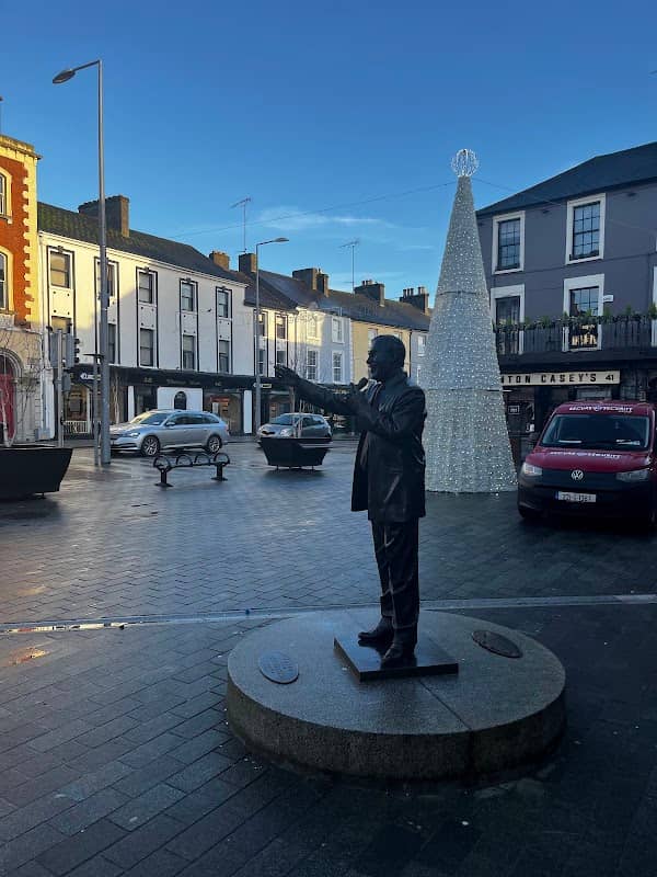 Joe Dolan Statue - Image 1