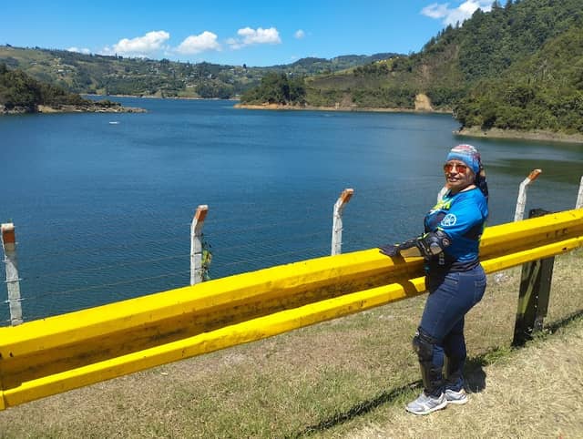 Mirador hidroeléctrica y lago - Image 3
