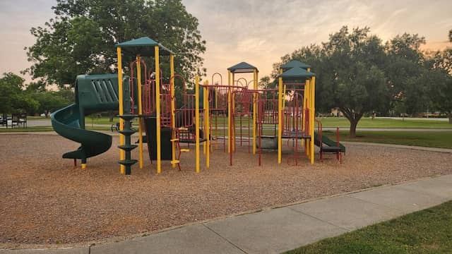 Duncan Robinson Park - Image 1