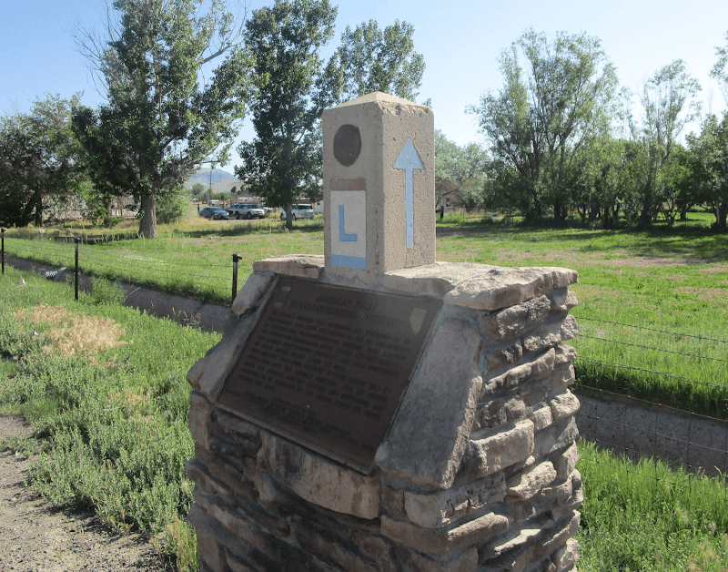 Lincoln Highway Marker & Plaque - Image 1