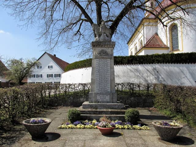 Kriegerdenkmal - Image 1