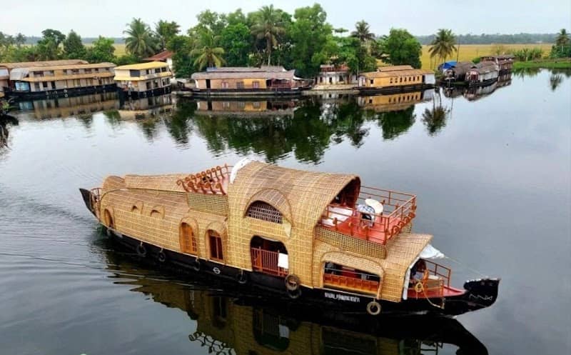 houseboat_alappy - Image 1