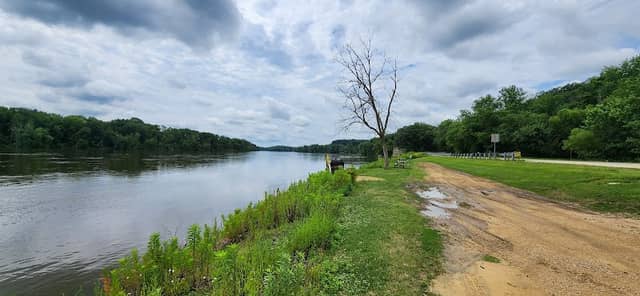 Roadside Park - Image 1