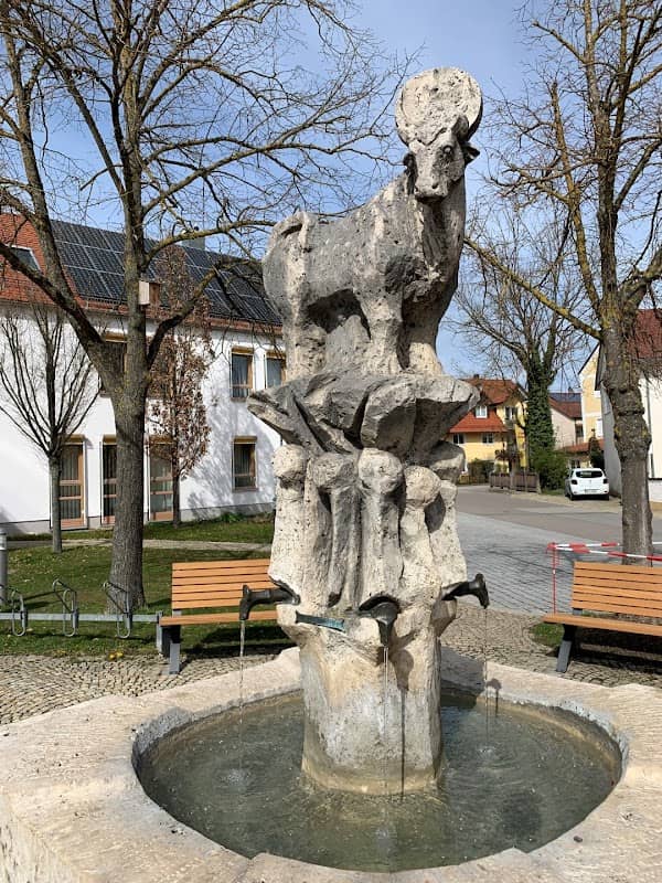 APIS-STIER-BRUNNEN - Image 1