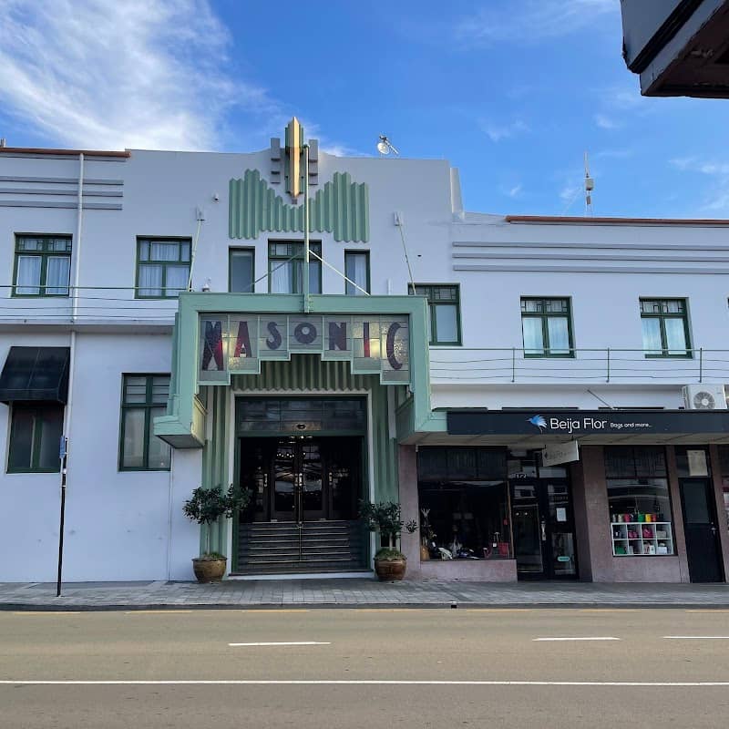Art Deco walk - Image 2