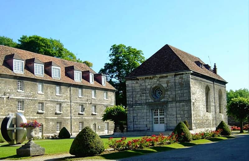 Griffin Fort - Image 1