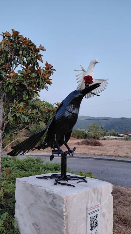 O Corvo e a Liberdade - Image 1