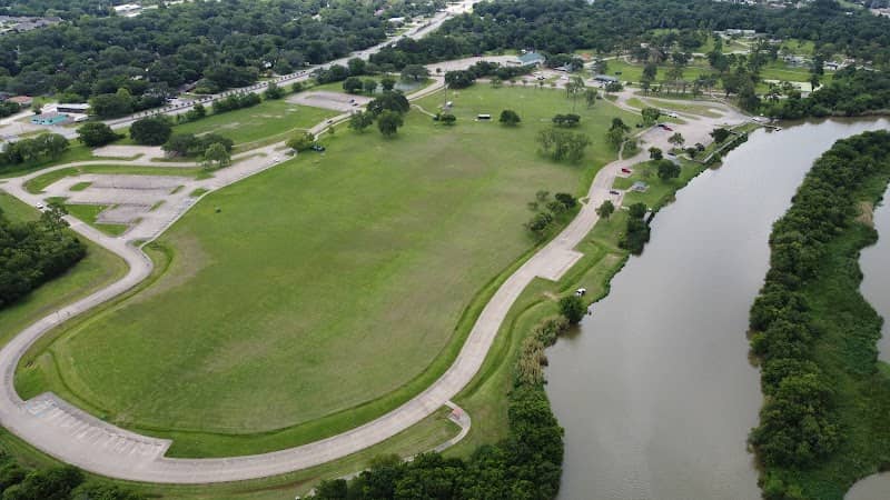 Walter Hall Park - Image 3