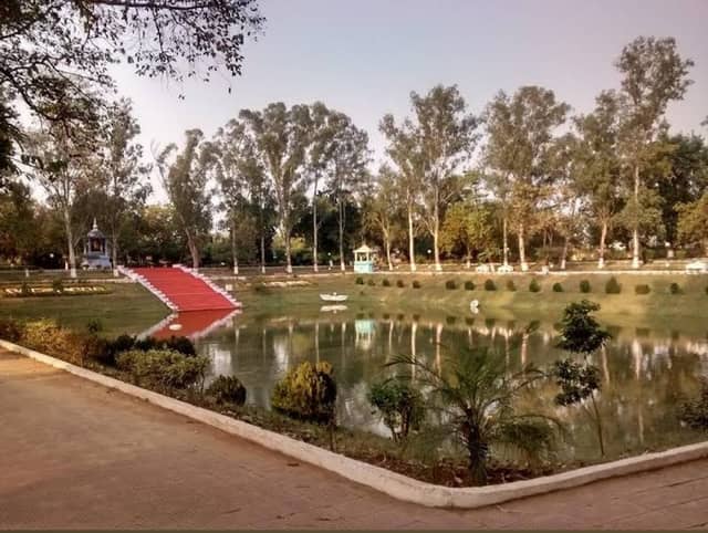Venu Van - Image 1