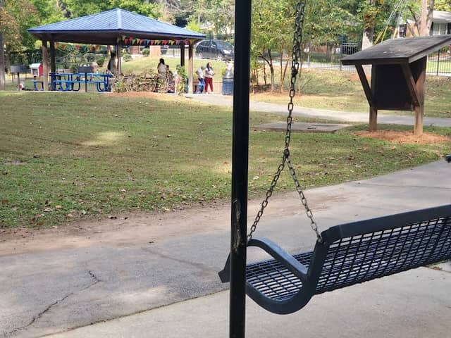 English Oak Park - Image 2