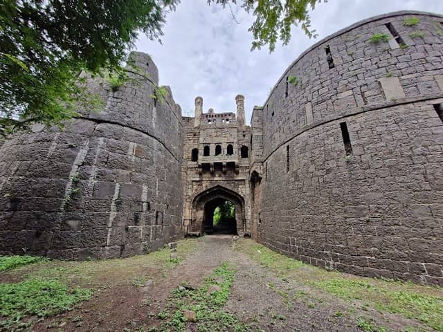 Solapur Bhuikot Fort - Image 1