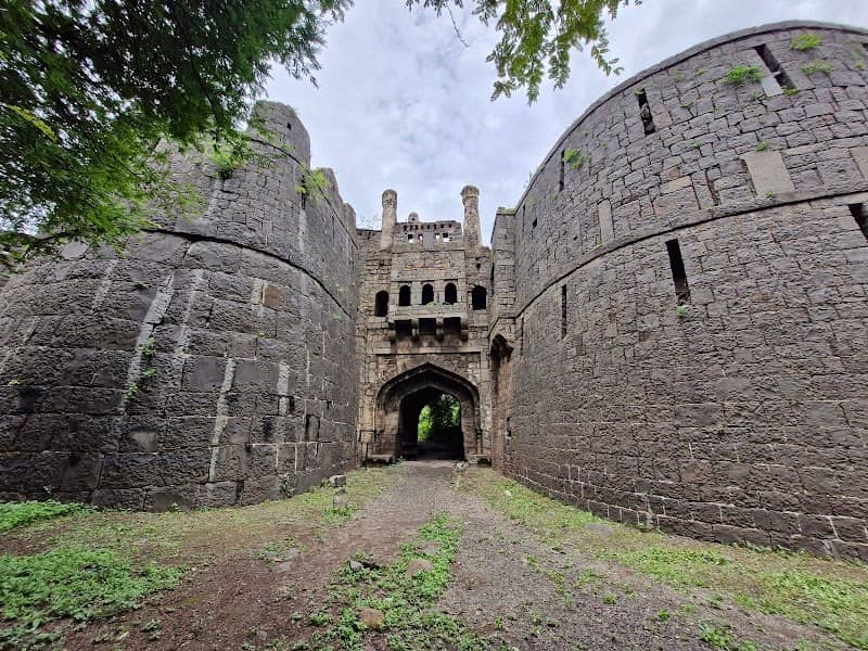 Solapur Bhuikot Fort - Image 1