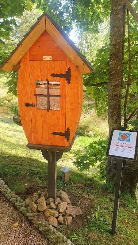 Grāmatu skapis Kļavu Krasti - Image 1