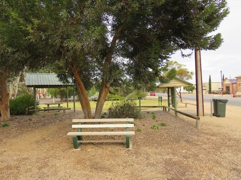 Silky Pratt Lions Park - Image 1
