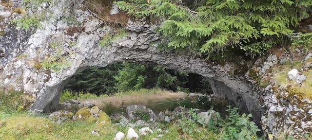 Arcul de Piatră (monument natural) - Image 2