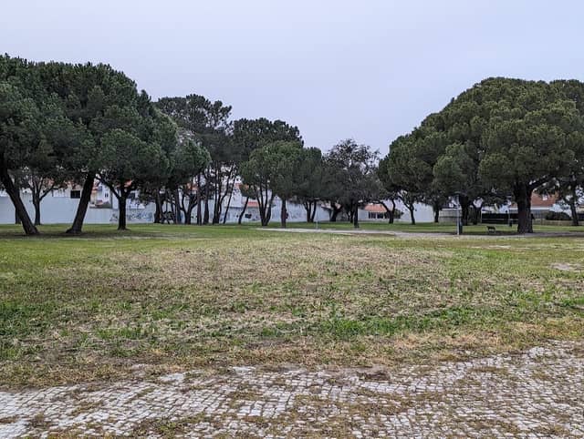 Jardim Quinta da Charnequinha dos Foros de Amora - Image 2
