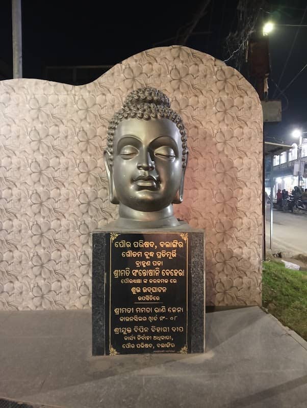Buddha statue chowk - Image 1