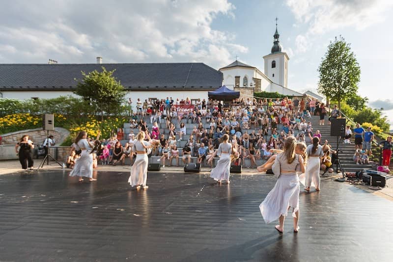 Zámecká zahrada - Image 1