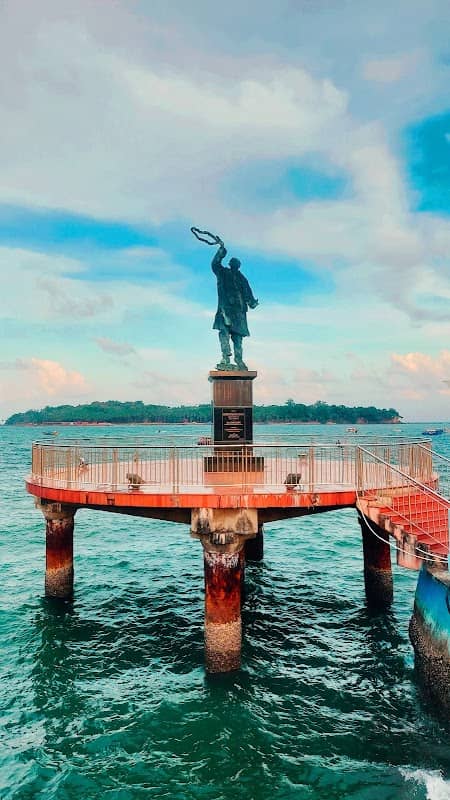Rajeev Gandhi Statue - Image 1