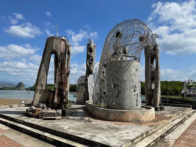 กม. 0 - Krabi Nok Awk Monument - Image 1