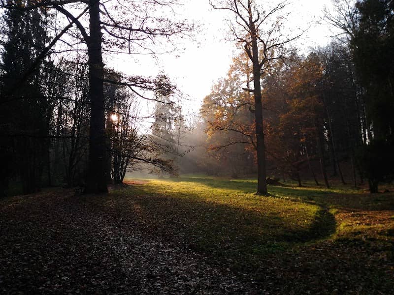 English Park - Image 1