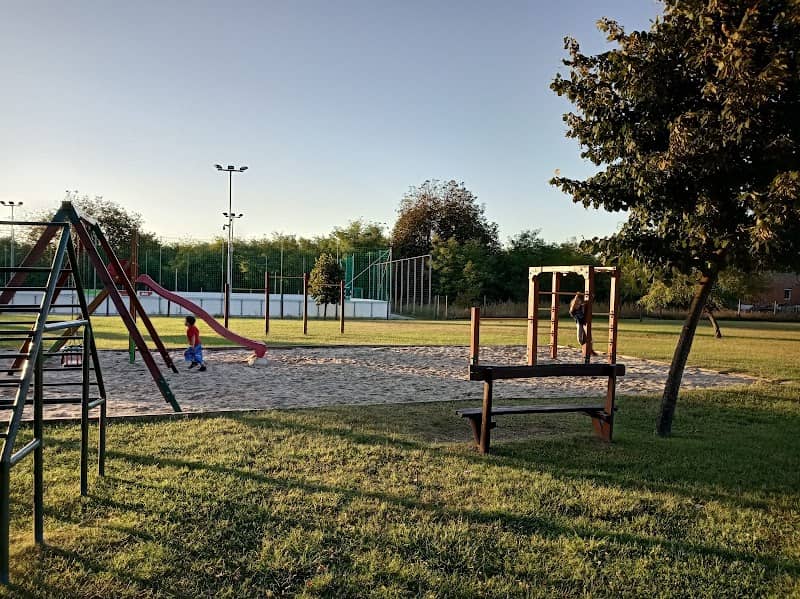 Szőlősi Dinnyés-park és játszótér - Image 1