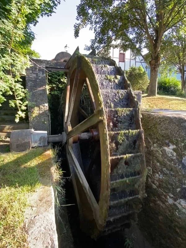 Historisches, oberschlächtiges Wasserrad - Image 1