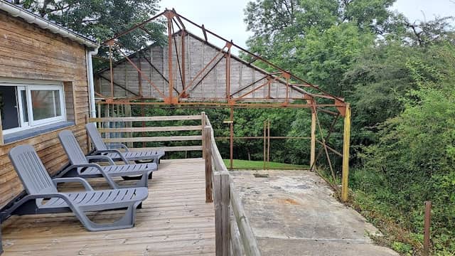À l’Orée du bois : Gîte de groupe 15 personnes avec piscine intérieur chauffée et jacuzzi, idéal pour séminaires, en Ardennes - Image 1