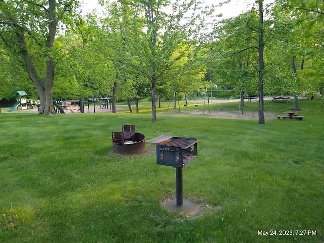 Warren Park - Image 1