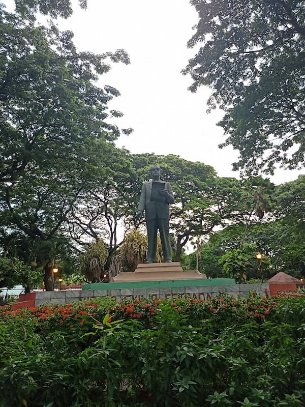 Urdesa Park - Image 1
