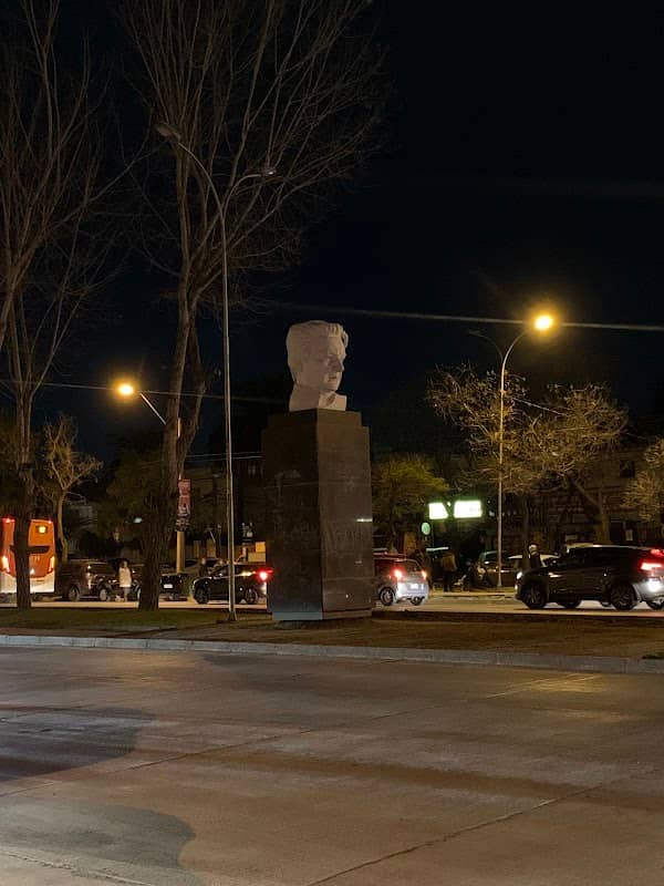 Estatua de Fernando José Riera Bauza - Image 1