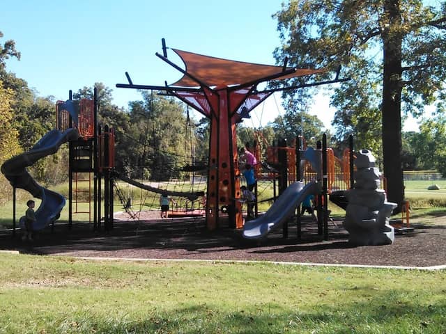 Lions Park - Image 1