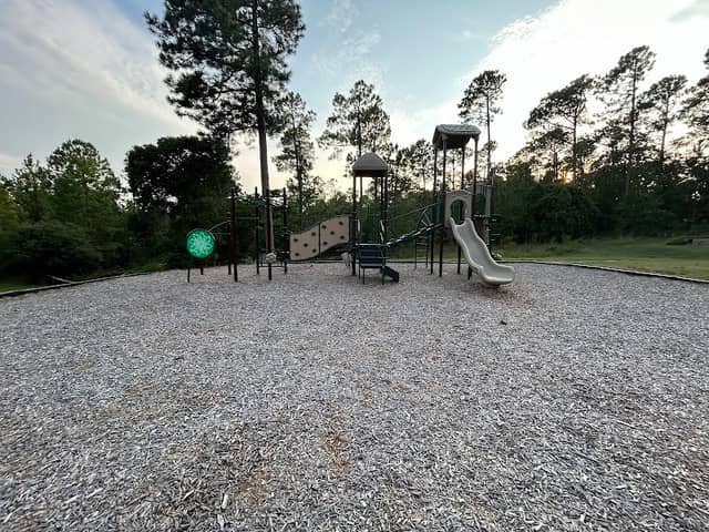 Foxfire village green park - Image 1