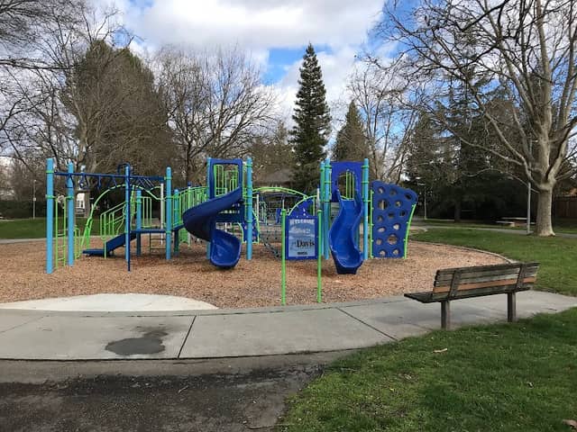 Walnut Park - Image 1