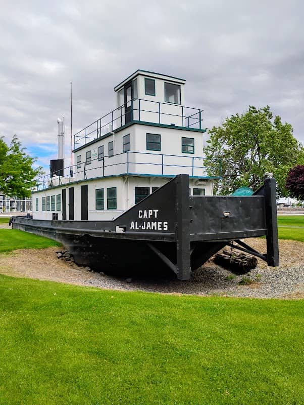 Captain Al James Tugboat - Image 1