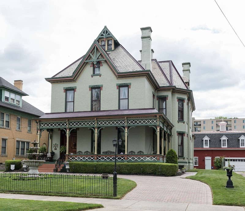Julia-Ann Square Historic District - Image 1