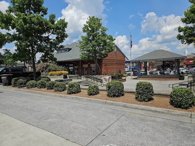 Friendship Plaza - Image 2