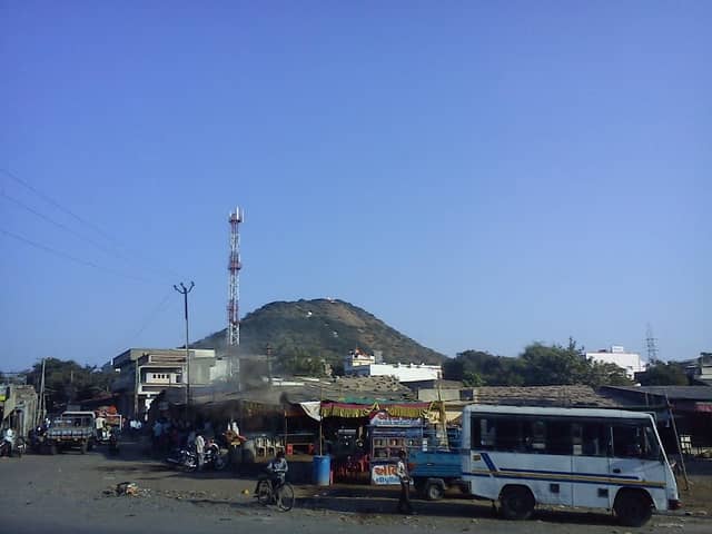 Shri Chamunda Mandir Parking Gate - શ્રી ચામુંડા મંદિર પાર્કિંગ દ્વાર - Image 1