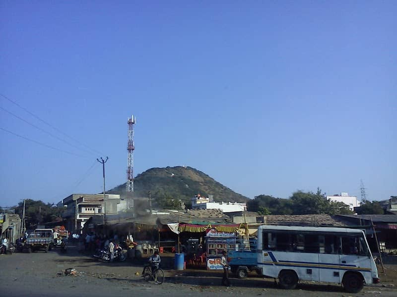 Shri Chamunda Mandir Parking Gate - શ્રી ચામુંડા મંદિર પાર્કિંગ દ્વાર - Image 1