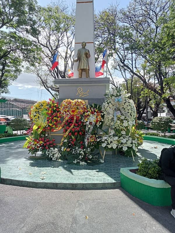 Rizal Triangle Park - Image 1