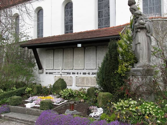 Kriegerdenkmal - Image 1