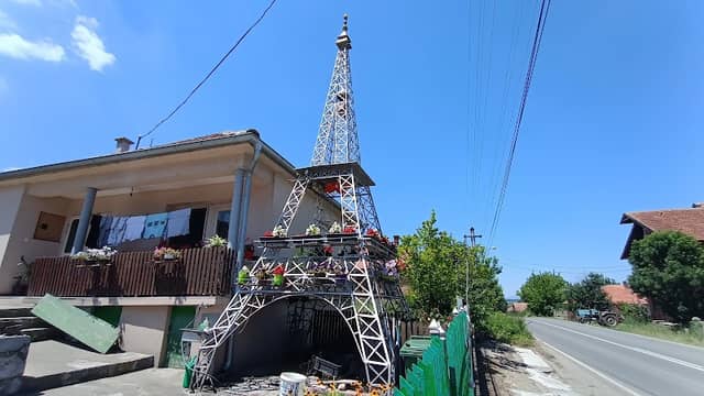 Eiffel Tower - Image 1