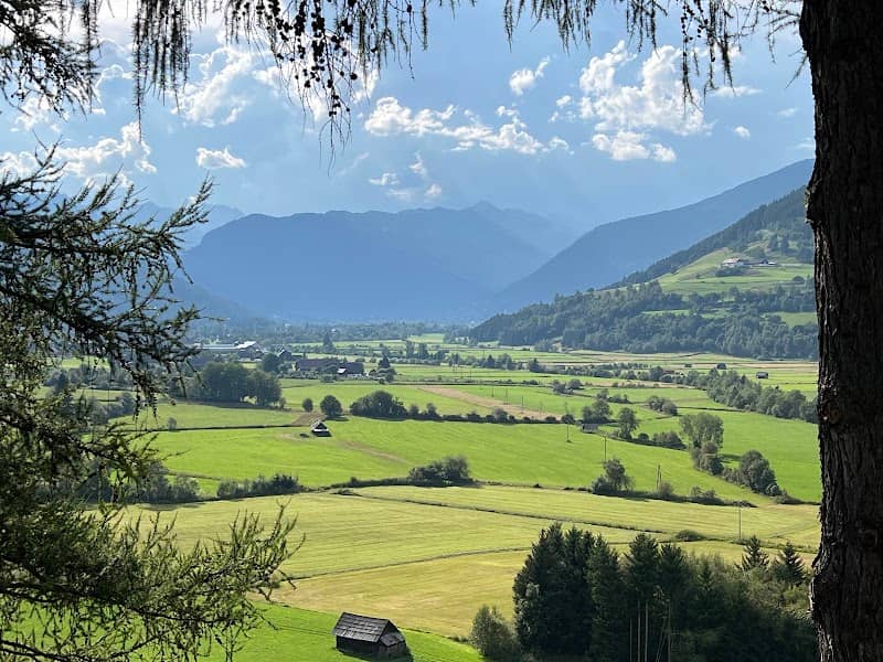 Aussichtspunkt und Rastplatz - Image 1